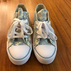 NWOT - Size 8.5 American Eagle Blue/White Sneakers - Never Worn